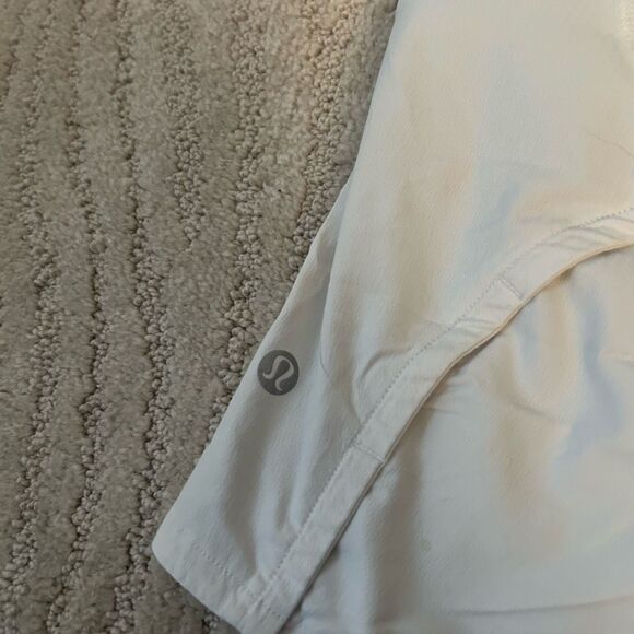 Lululemon White Speed Up Low Rise 2.5” 8 - Picture 4 of 4